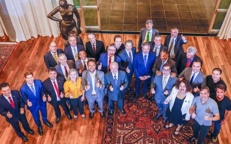 Três deputados de Alagoas no coração do poder: encontro com Lula no Alvorada