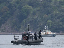 Naufrágios causam a morte de 12 migrantes perto de ilhas gregas.