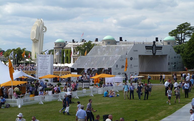 Além de Porsche raro, veja outros carros clássicos leiloados por valores milionários na Inglaterra