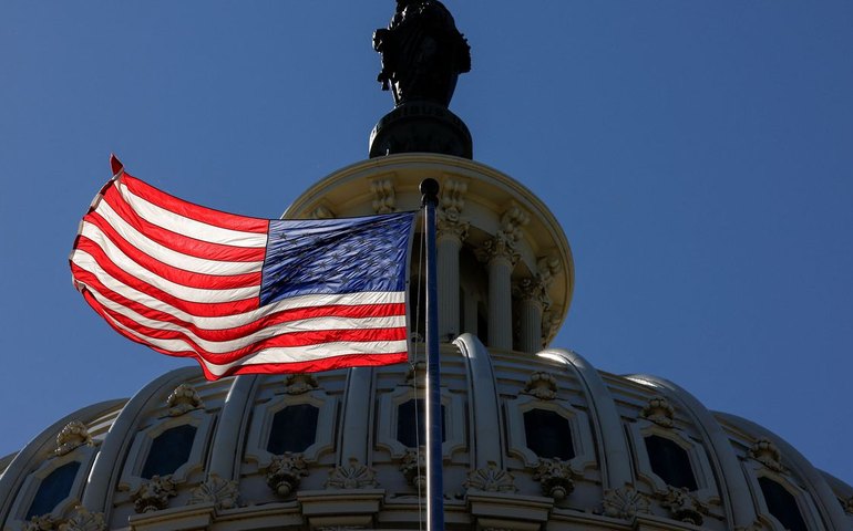 Câmara dos EUA votará candidatura de Mike Johnson à presidência nesta tarde
