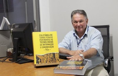 Economista do Itec organiza acervo sobre Tecnologia da Informação