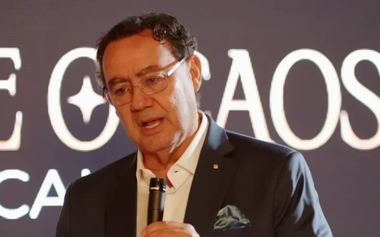 Augusto Cury anuncia possível pré-candidatura à Presidência e publica carta ao país