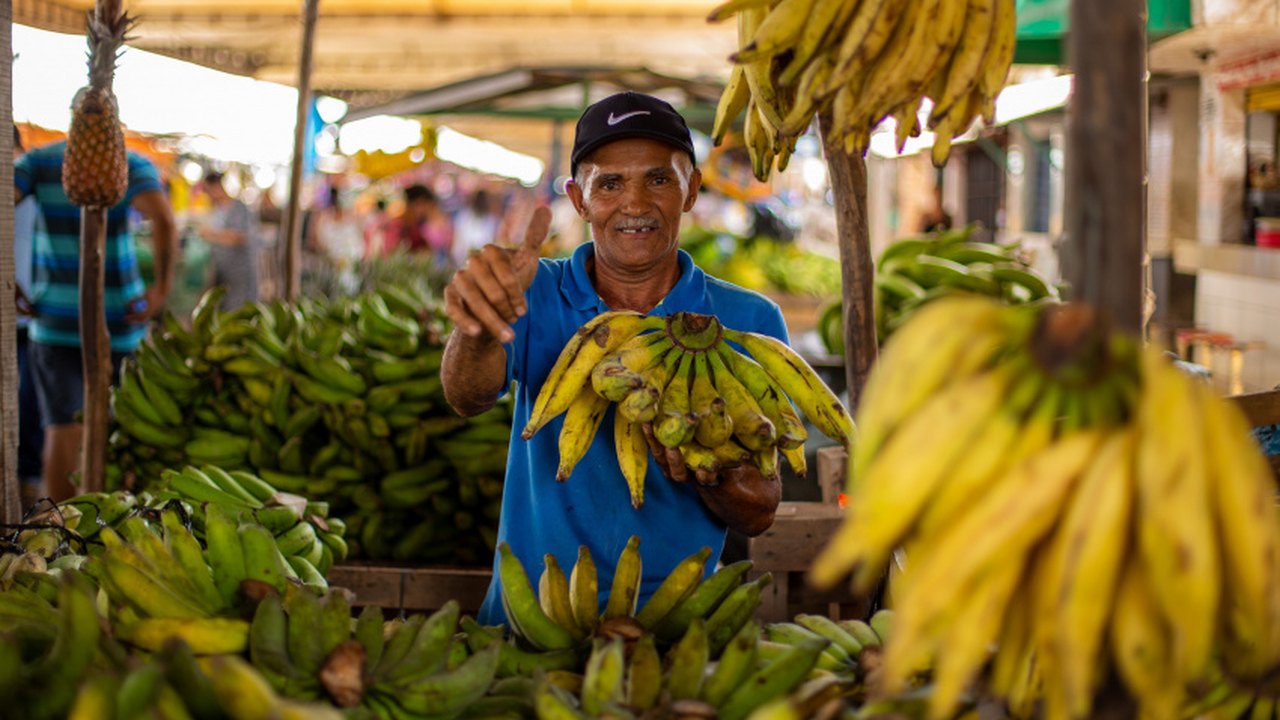Confira o horário de funcionamento dos mercados e feiras no domingo (30)