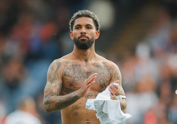 Ida de Douglas Luiz para a Juventus, dada como certa, pode melar, diz jornal; entenda
