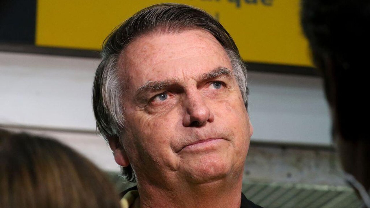 Bolsonaro 'planejou, atuou e teve domínio' direto sobre a tentativa de golpe no Brasil, acusa PF