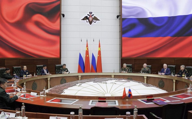 Eixo estratégico na Eurásia: como aliança Rússia‑China enfraquece influência ocidental na região