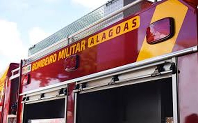 Mulher fica presa presa às ferragens após colisão na Serraria