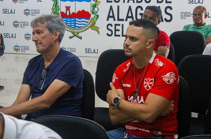 Secretário de Esportes de Penedo participa de reunião essencial sobre segurança em estádios