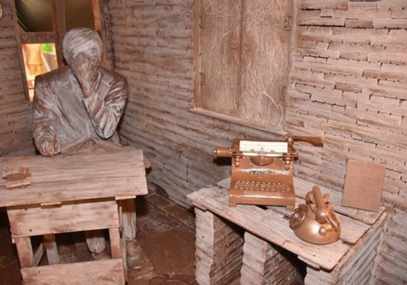 Brasileiros constroem a maior casa feita de chocolate do mundo