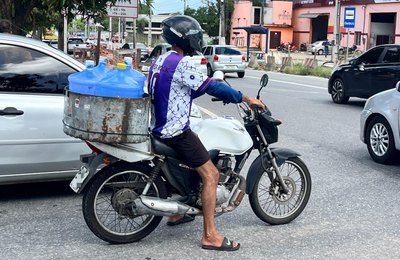DMTT alerta para infração por uso de calçados inadequados ao conduzir veículos