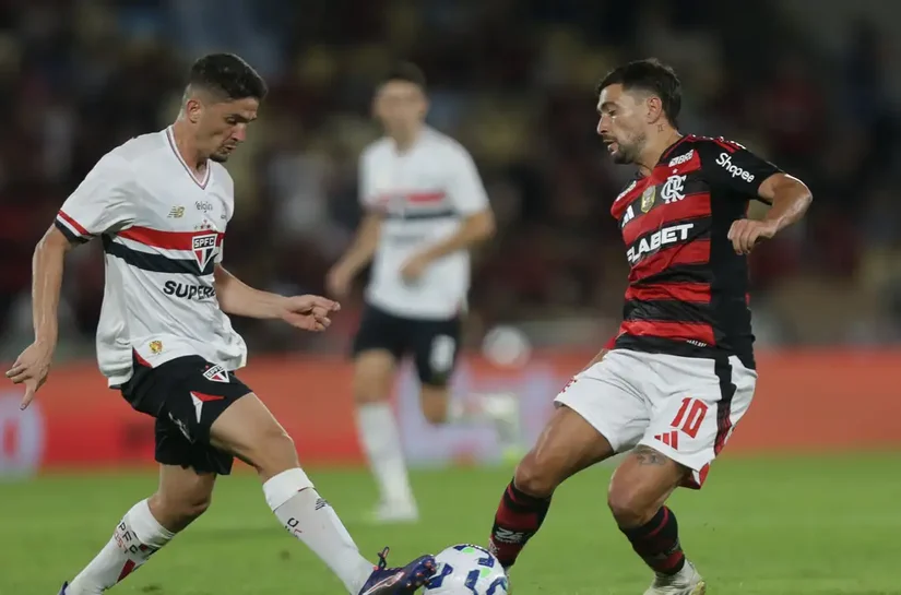 Buscando a liderança do Brasileiro, Flamengo enfrenta o São Paulo