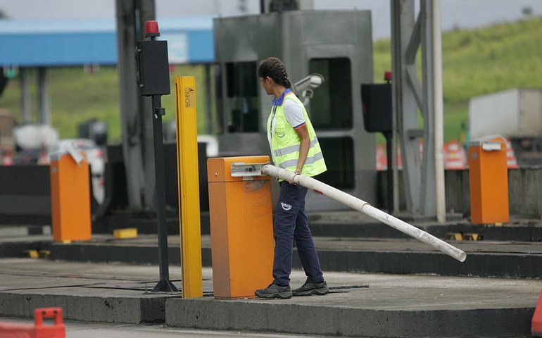 ABCR: fluxo de veículos em estradas com pedágio sobe 2,1% em março ante fevereiro