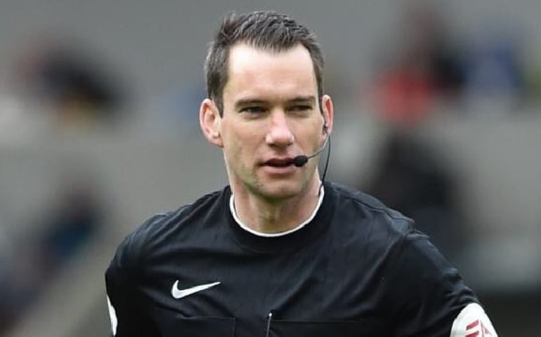 Futebol na visão do árbitro: o que é a 'refcam' e para que serve tecnologia usada pela 1ª vez na Premier League; imagens