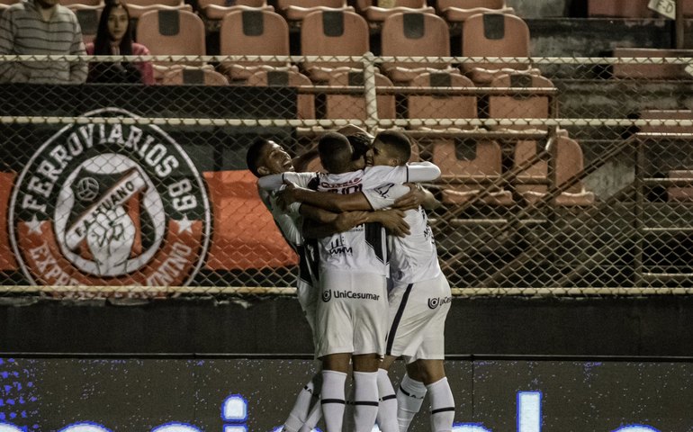 Ponte Preta ganha o duelo paulista com o Ituano e respira na Série B