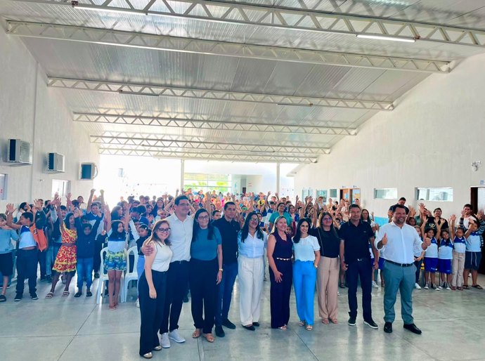Ziane Costa inaugura reforma e ampliação da EMEB Dr. José Correia Filho no Jardim Cordeiro
