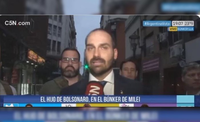 O deputado federal Eduardo Bolsonaro durante entrevista à TV na Argentina O deputado federal Eduardo Bolsonaro durante entrevista à TV na Argentina