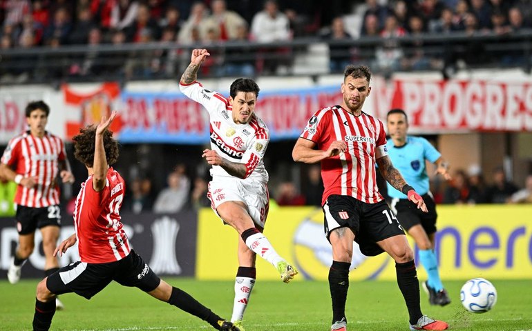 Libertadores: Flamengo segura empate com Estudiantes na Argentina