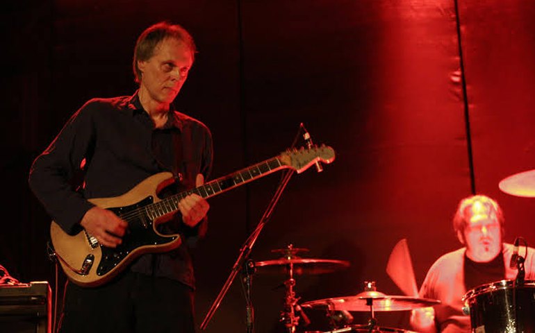 Morre Tom Verlaine, guitarrista da banda Television, que influenciou a cena punk