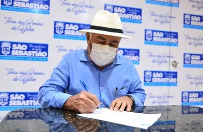 Prefeito Zé Pacheco envia pra Câmara projeto de lei que concede reajuste de 11% aos servidores da Educação