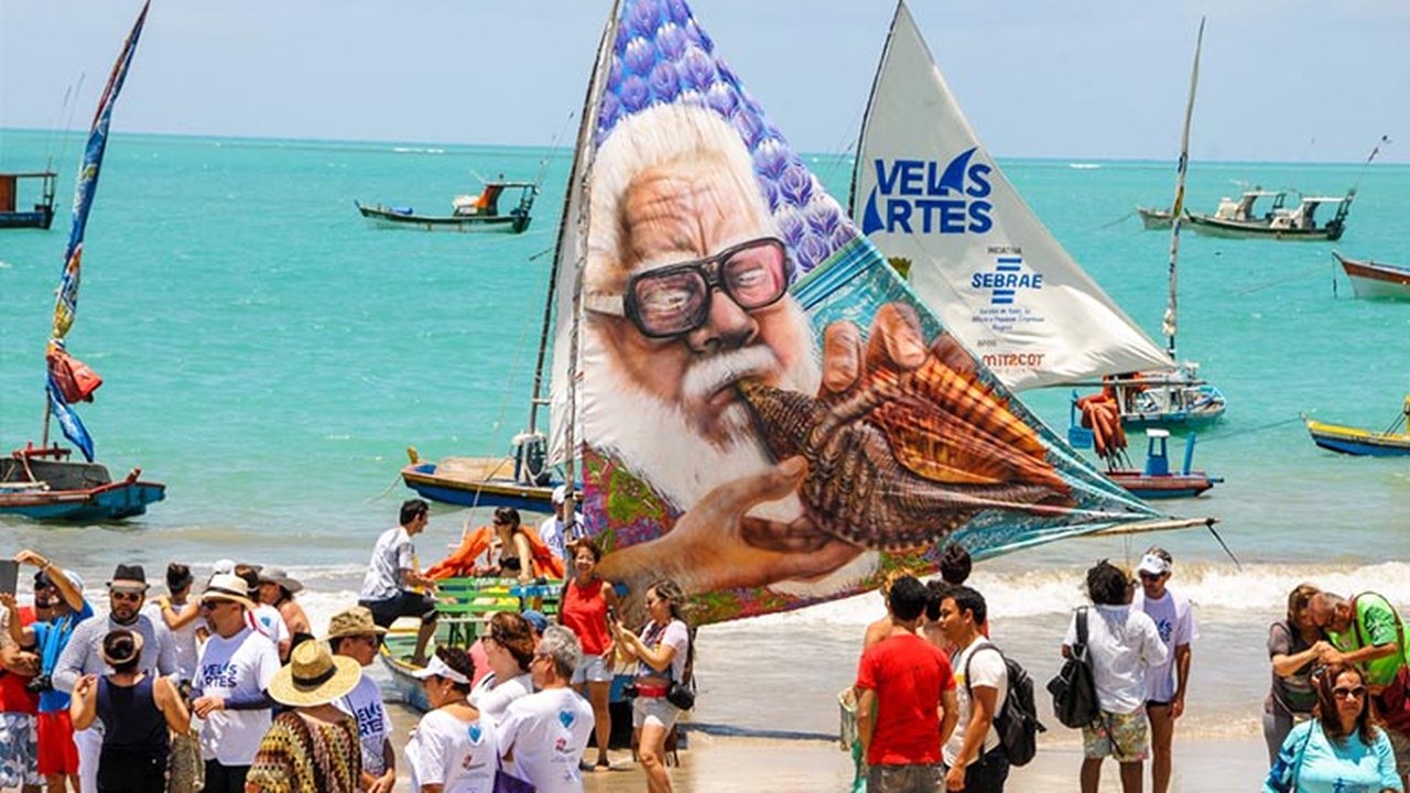 Maceió: Jangadas do Projeto Velas Artes navegam na enseada de Pajuçara