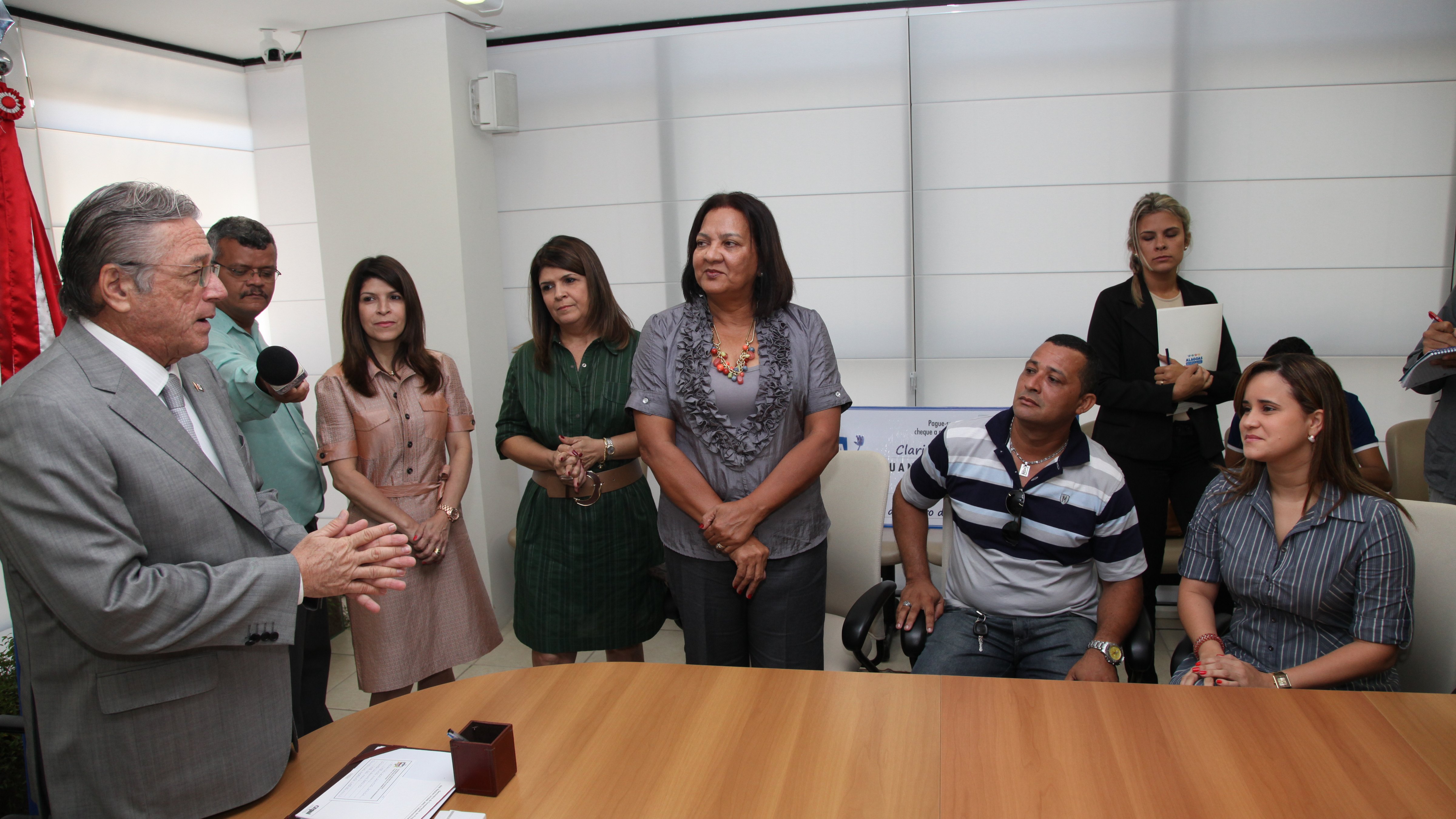 29-12-2011 Teotonio entrega Premio nota fiscal(TC) (36).JPG