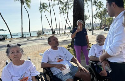 Vereador David do Emprego promove ação solidária e leva idosos para tarde de lazer na orla de Maceió