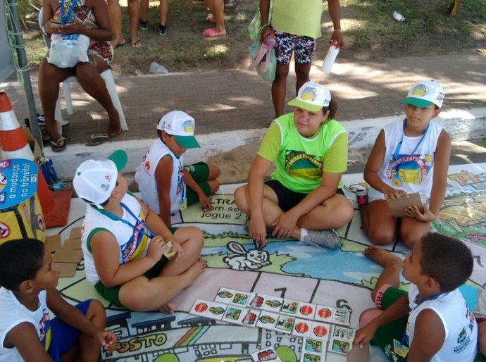 Nesta sexta: ação educativa da SMTT orienta pais e alunos sobre trânsito