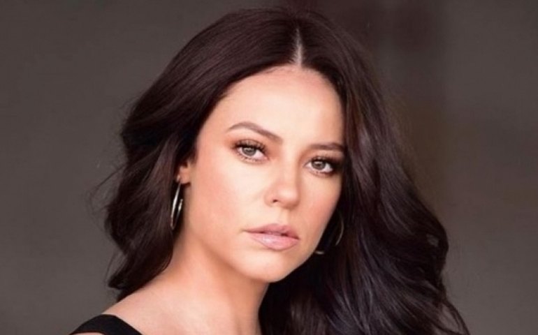 Paolla Oliveira aparece com elenco da próxima novela das sete da Globo