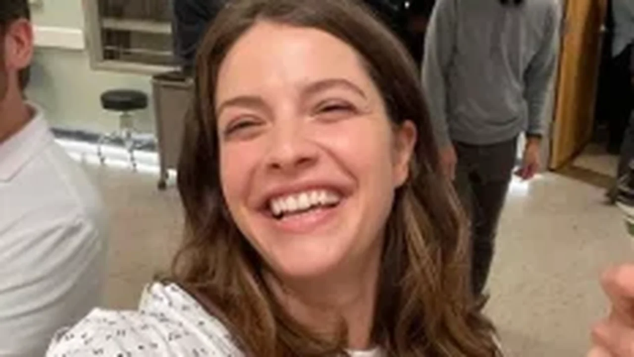 Atriz de 'The Good Doctor' revela ataque de cachorro e mostra recuperação
