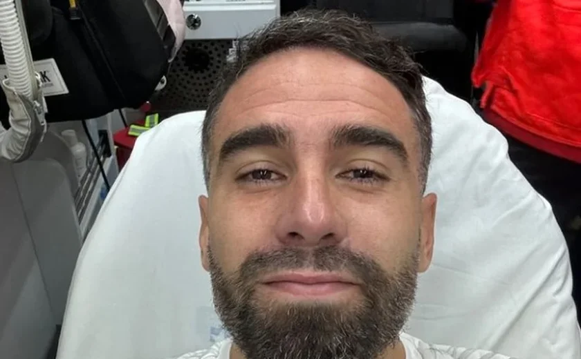 Carvajal passa por cirurgia no joelho e volta ao Real Madrid somente na próxima temporada