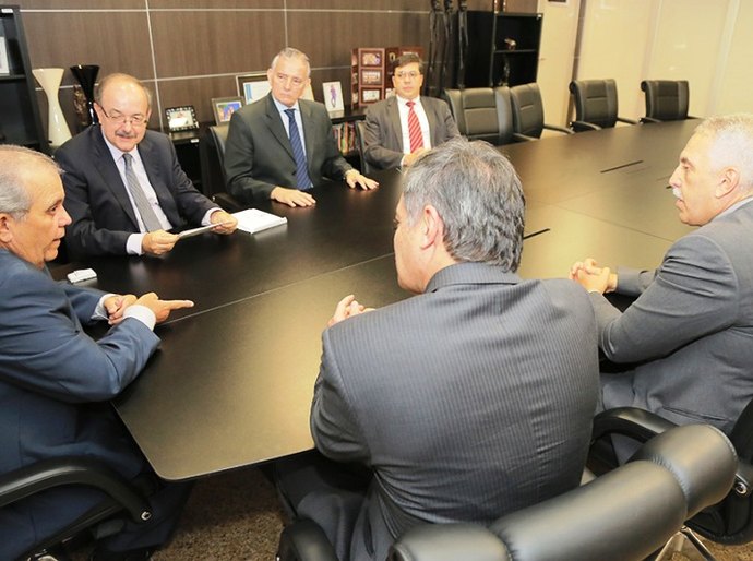 Novos dirigentes do TRF5 visitam Tribunal de Justiça de Alagoas