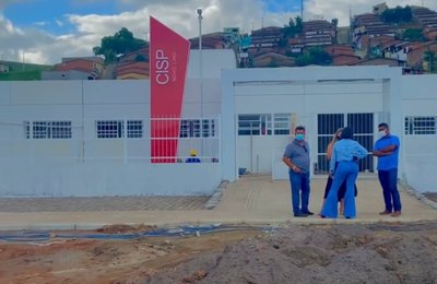 Prefeita Marcela Gomes visita obras de construção do Cisp de Novo Lino  