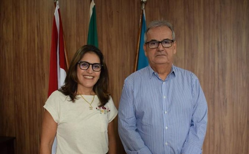 Presidente do TCE/AL recebeu nova Controladora-Geral do Estado