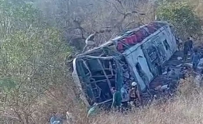 Prefeito sobre acidente com romeiros: "Passou direto em uma curva"