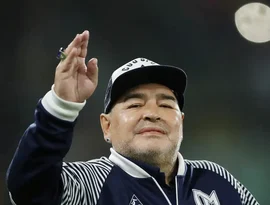 Filha de Maradona chora em julgamento e acusa médicos de manipulação