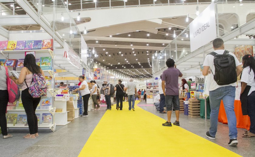 Bienal do Livro de Alagoas seleciona estudantes para atuarem como voluntários