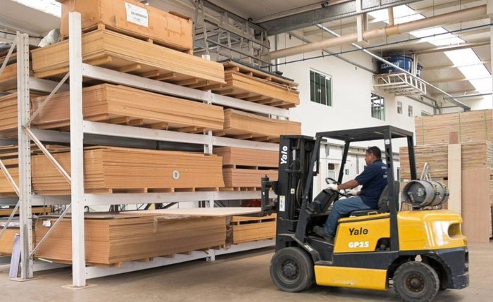 Apesar do aumento no custo das matérias-primas, a produção industrial avançou em março