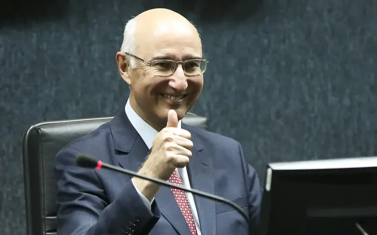Ives Gandra pede 'moderação': 'Gostaria que Poderes ficassem nos seus exatos limites'