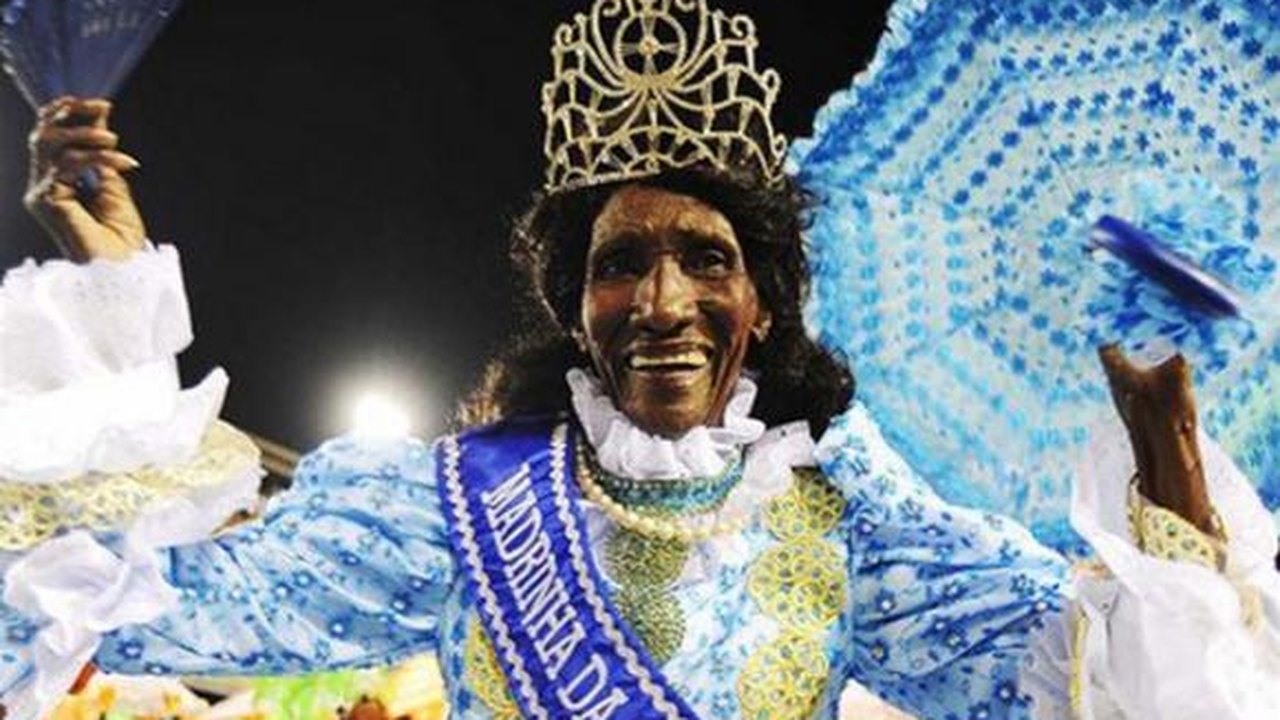 Morre Dona Dodô, porta-bandeira número 1 da Portela