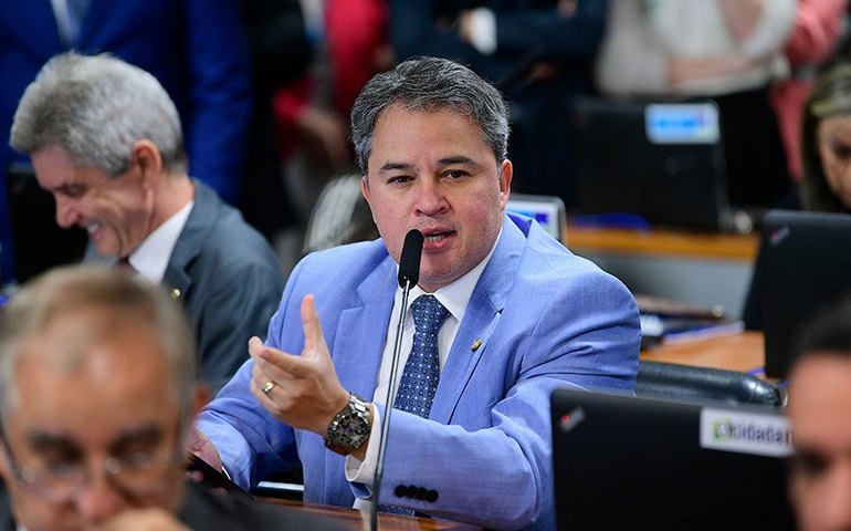 Senado debate descriminalização do porte de drogas para consumo pessoal