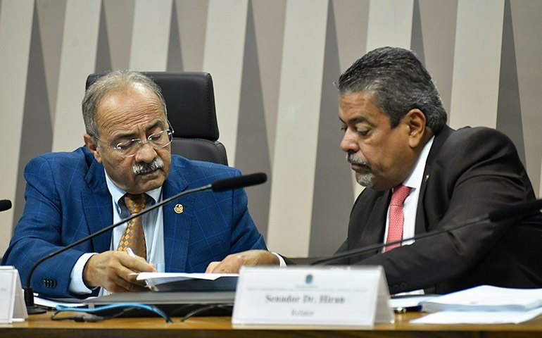 Comissão dos Ianomâmis aprova relatório final, depois de acordo com senadoras