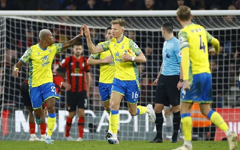Com ajuda de Gustavo Scarpa, Danilo estreia pelo Nottingham Forest com empate