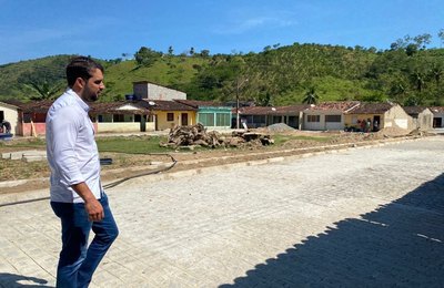 Prefeito Arthur Freitas acompanha andamento do Minha Cidade Linda
