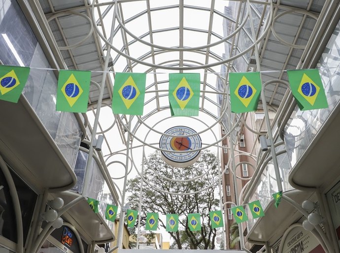 Será? Bar de Curitiba dará 200 chopes se Neymar fizer gol contra a Escócia