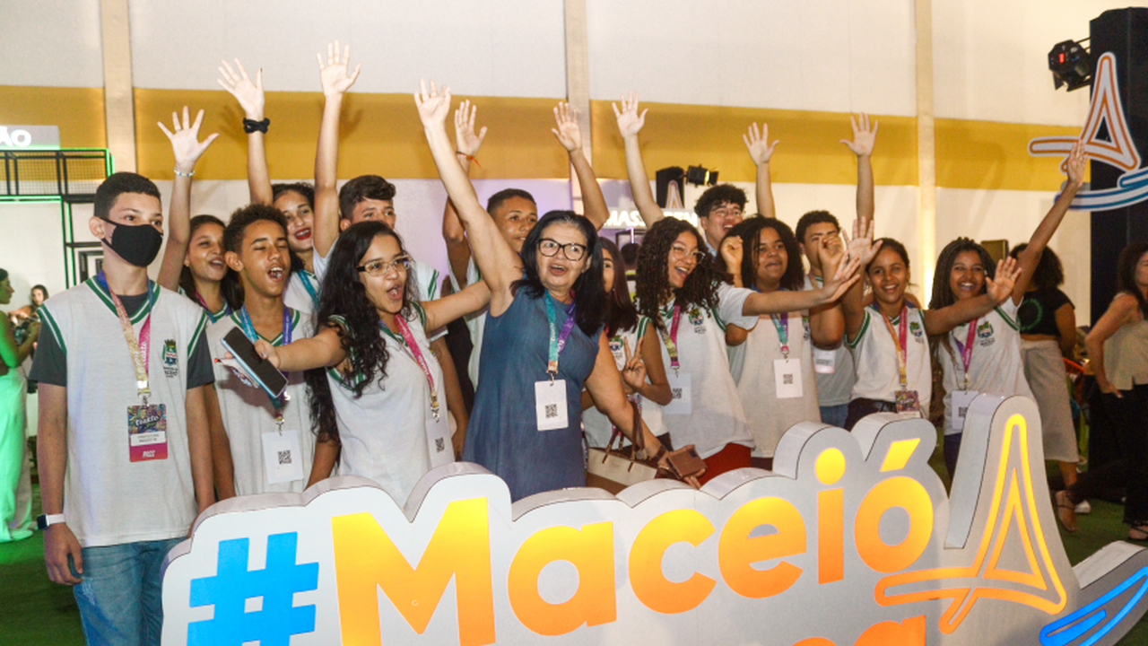 Estudantes da rede municipal de ensino aprendem sobre empreendedorismo e inovação