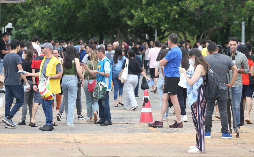 Provas do Enem são reaplicadas hoje e amanhã a 3,2 mil estudantes