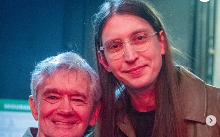 Altas Horas de hoje traz Felca e Paolla Oliveira como convidados