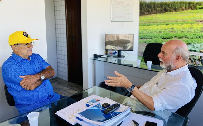 Iteral recebe visita do prefeito de Igaci para discutir avanço do Rural Legal