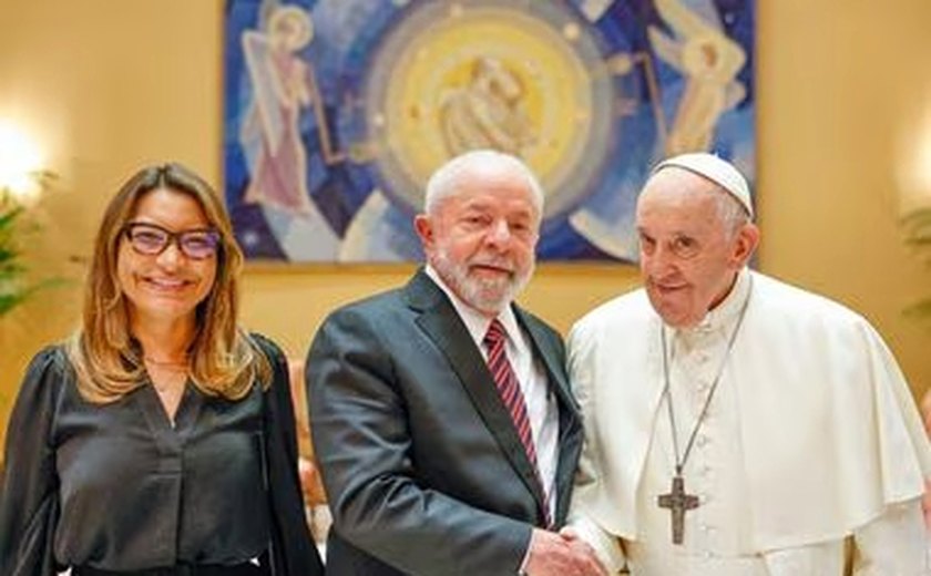 Papa discute com Lula situação política da América Latina, diz Vaticano