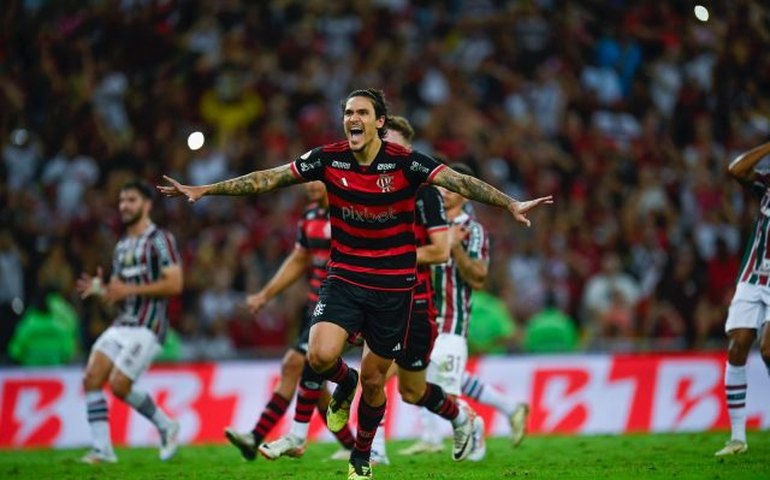 Pedro volta a ser relacionado no Flamengo após quase sete meses